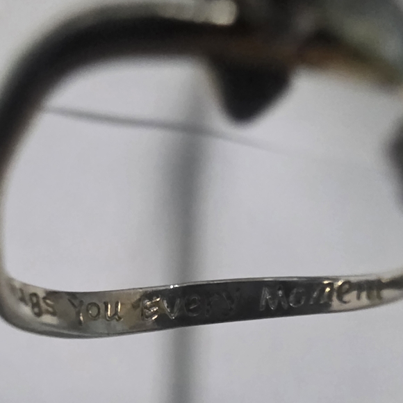 Silver Hug Ring - Picture 4 of 5